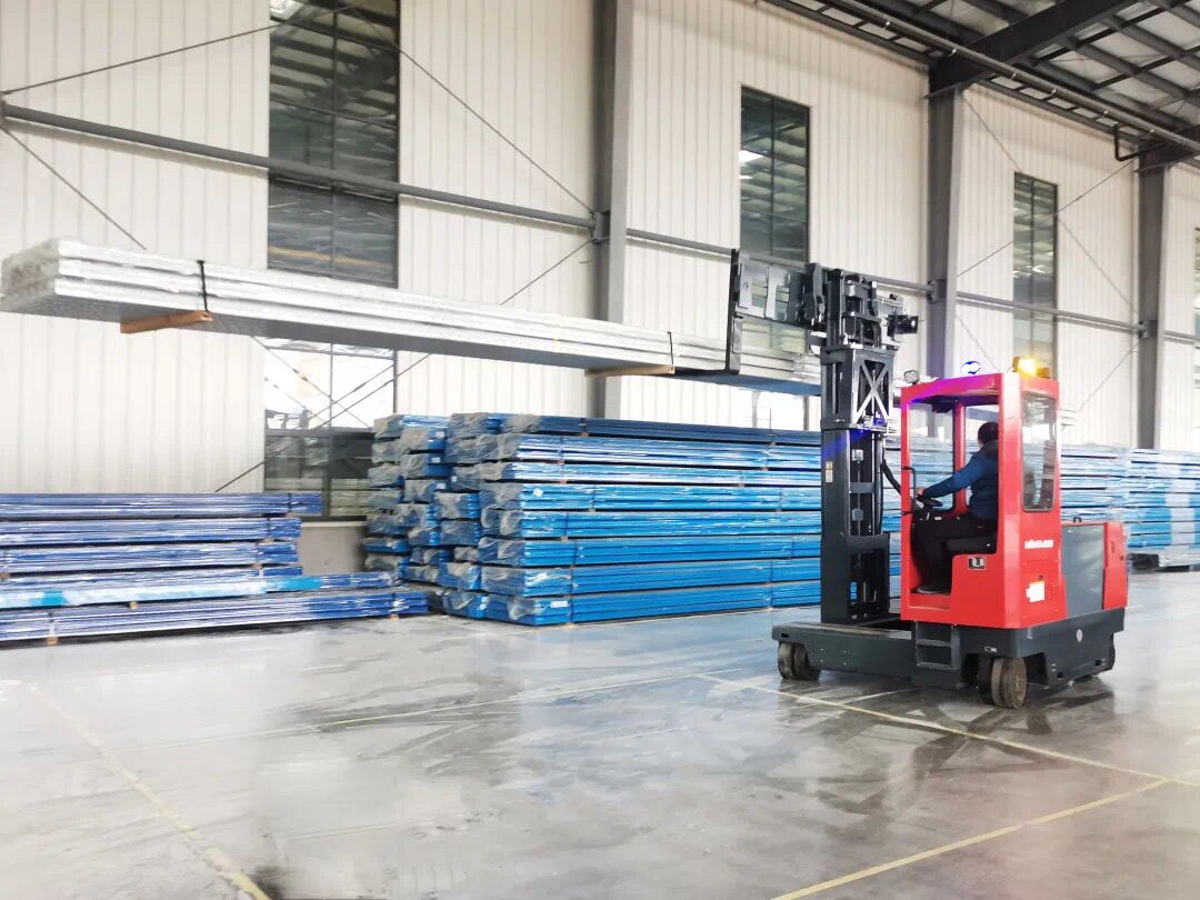 multi directional forkllift
