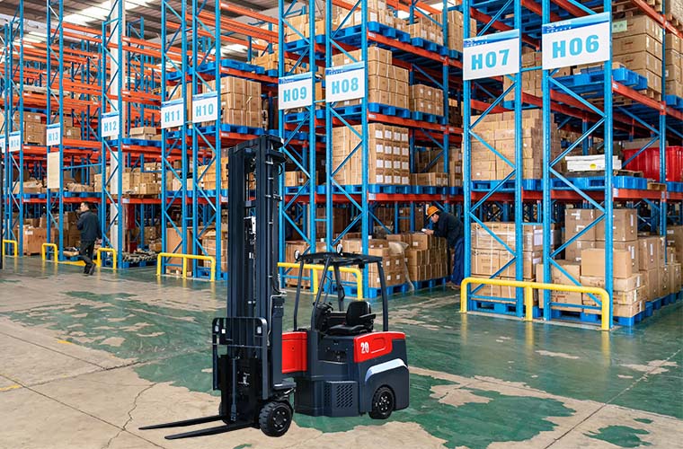 Articulated forklift