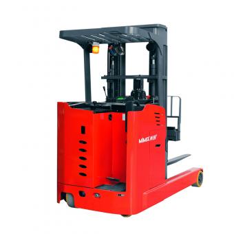 Stand on type reach truck