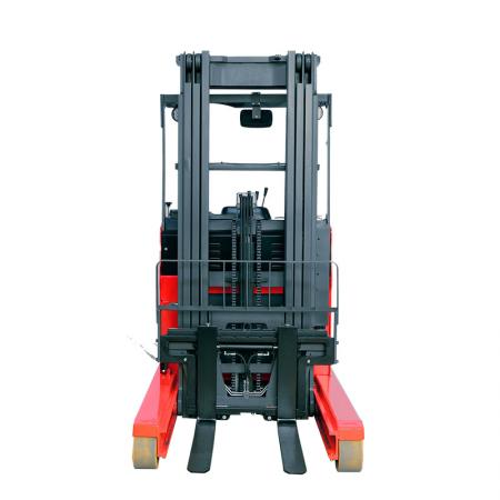 Stand on type reach truck