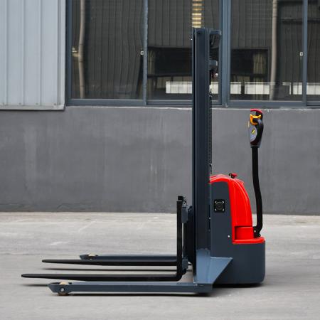 Walkie Stacker